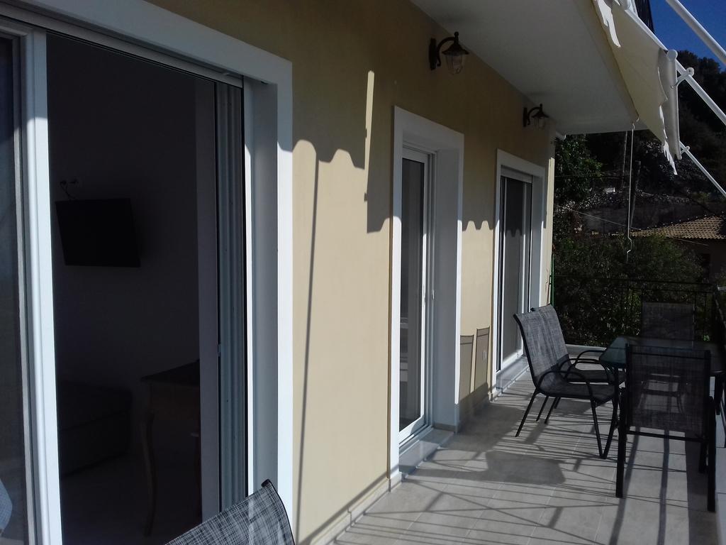 Plagia's Sunset Apartment Exanthia