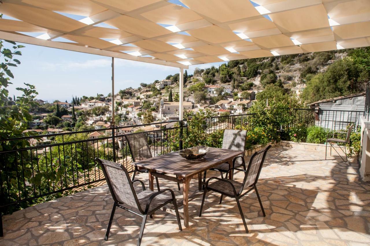 Plagia's Sunset Apartment Exanthia